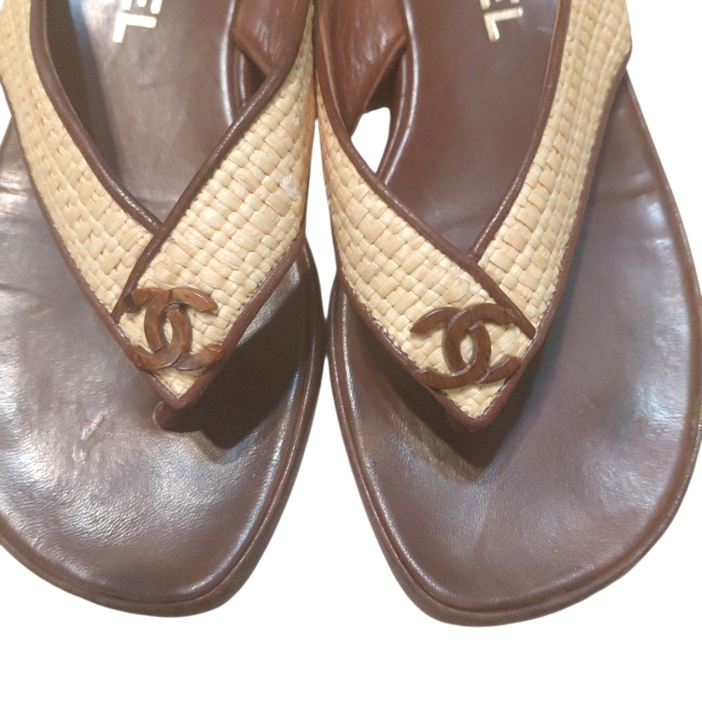 CHANEL Woven Straw And Brown Leather Thong Sandals Women's Size 6 - Picture 2 of 11